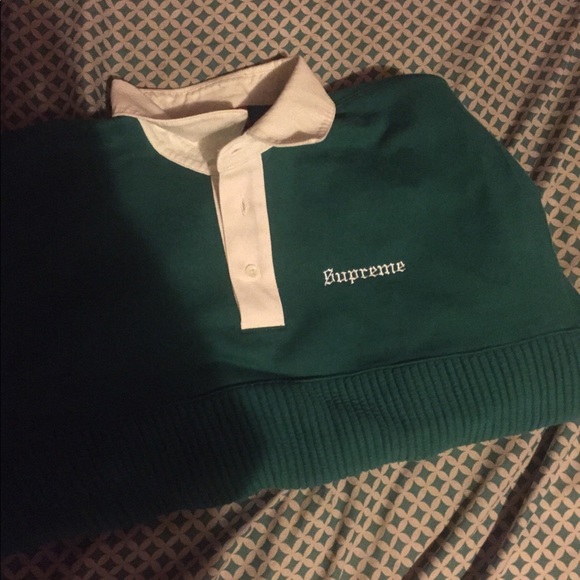 Supreme sweatshirt